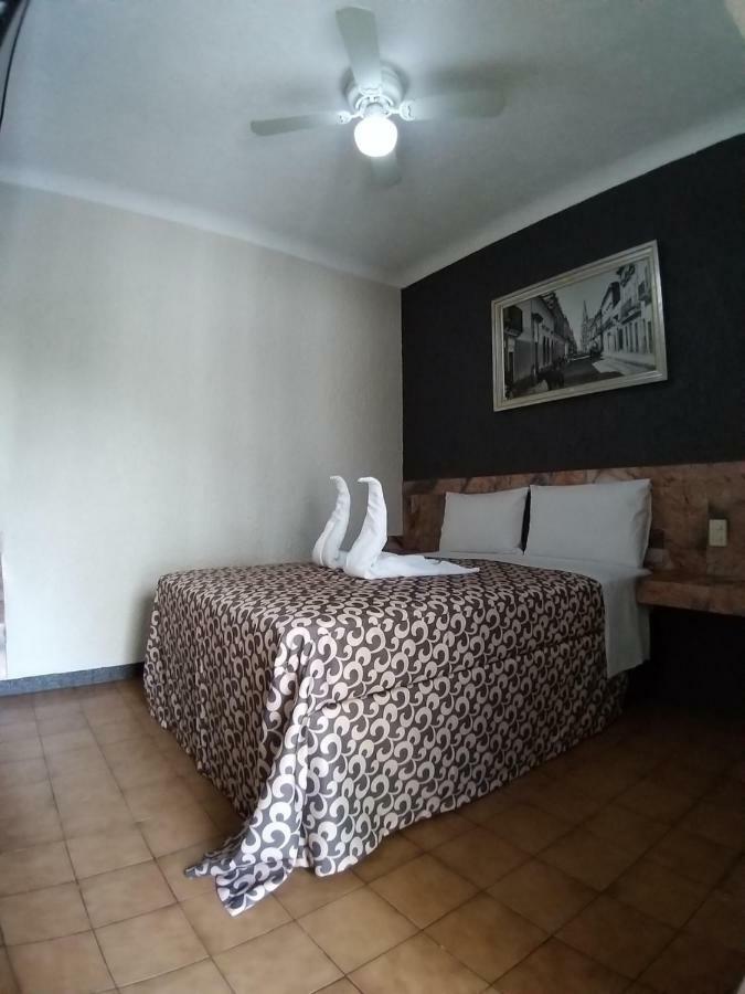 Hotel Aguila Guadalajara Esterno foto